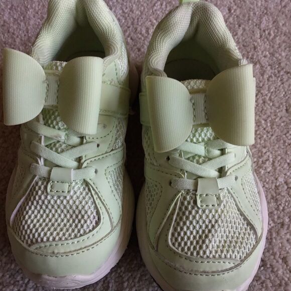 Zara Girl’s Toddler Light Green Sneakers with Bow - Picture 4 of 9